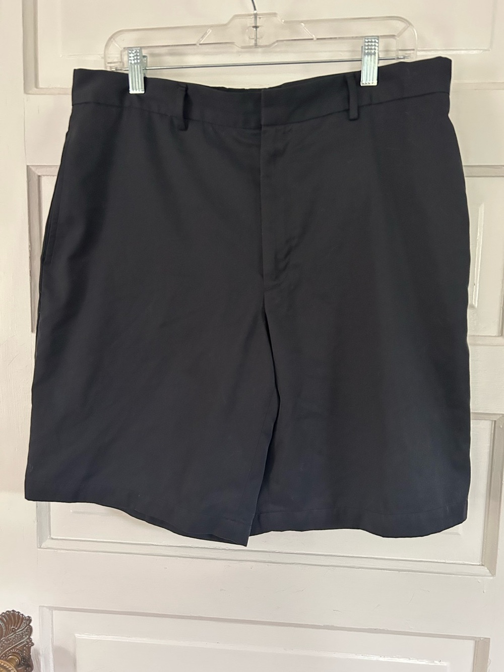 Greg Norman Men's Classic Black Golf 9”Shorts with Pockets. Size 36